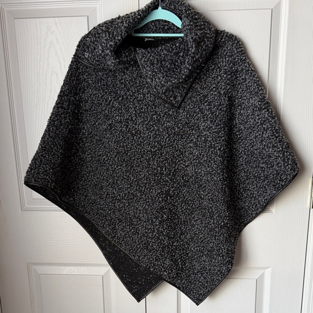 🖤Elegant Charcoal Poncho without brand tag